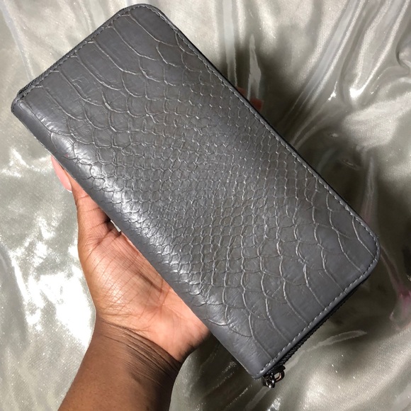 faux snakeskin wallet - Picture 7 of 8